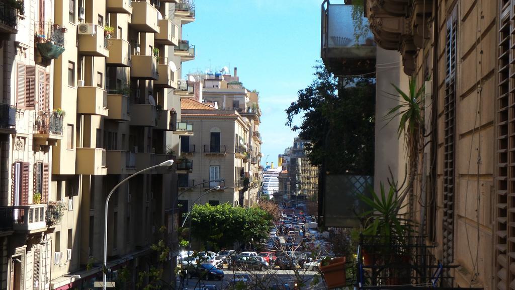 Bed and Breakfast Bb Essenze Palermo Exterior foto