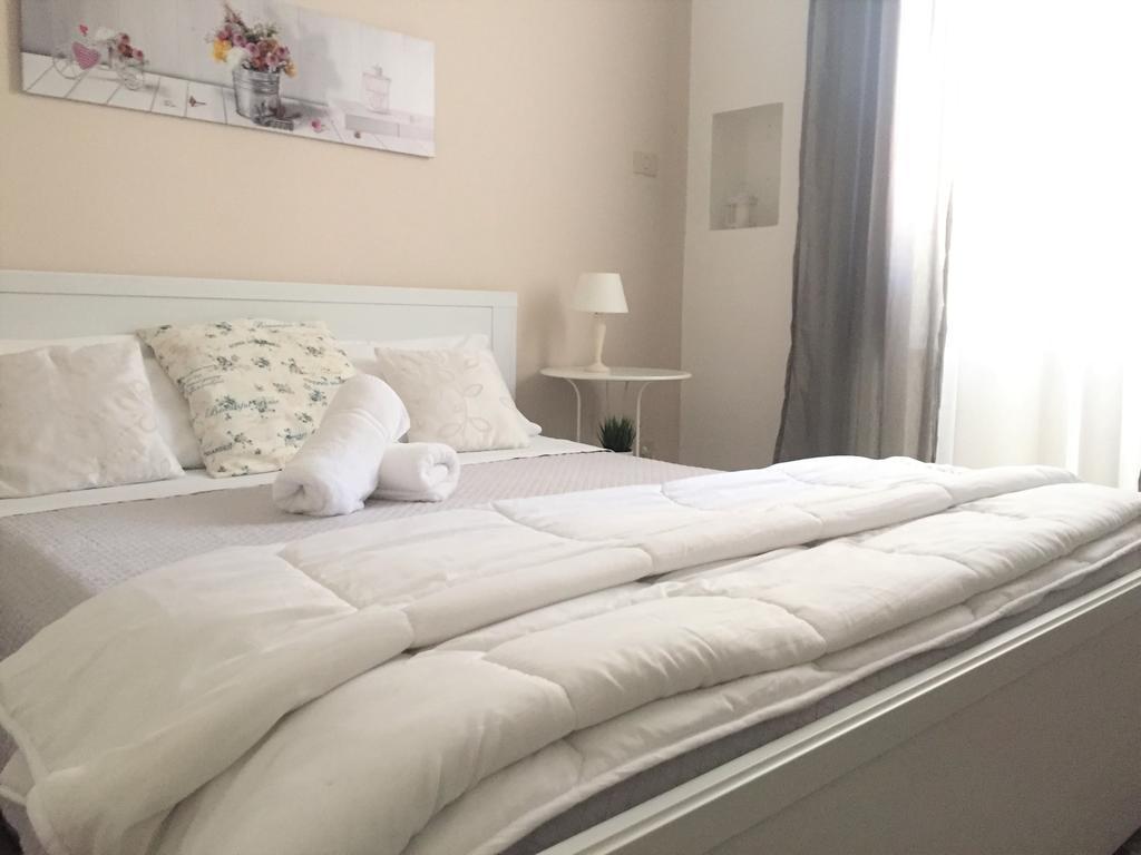 Bed and Breakfast Bb Essenze Palermo Exterior foto