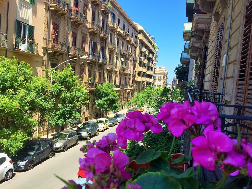Bed and Breakfast Bb Essenze Palermo Exterior foto